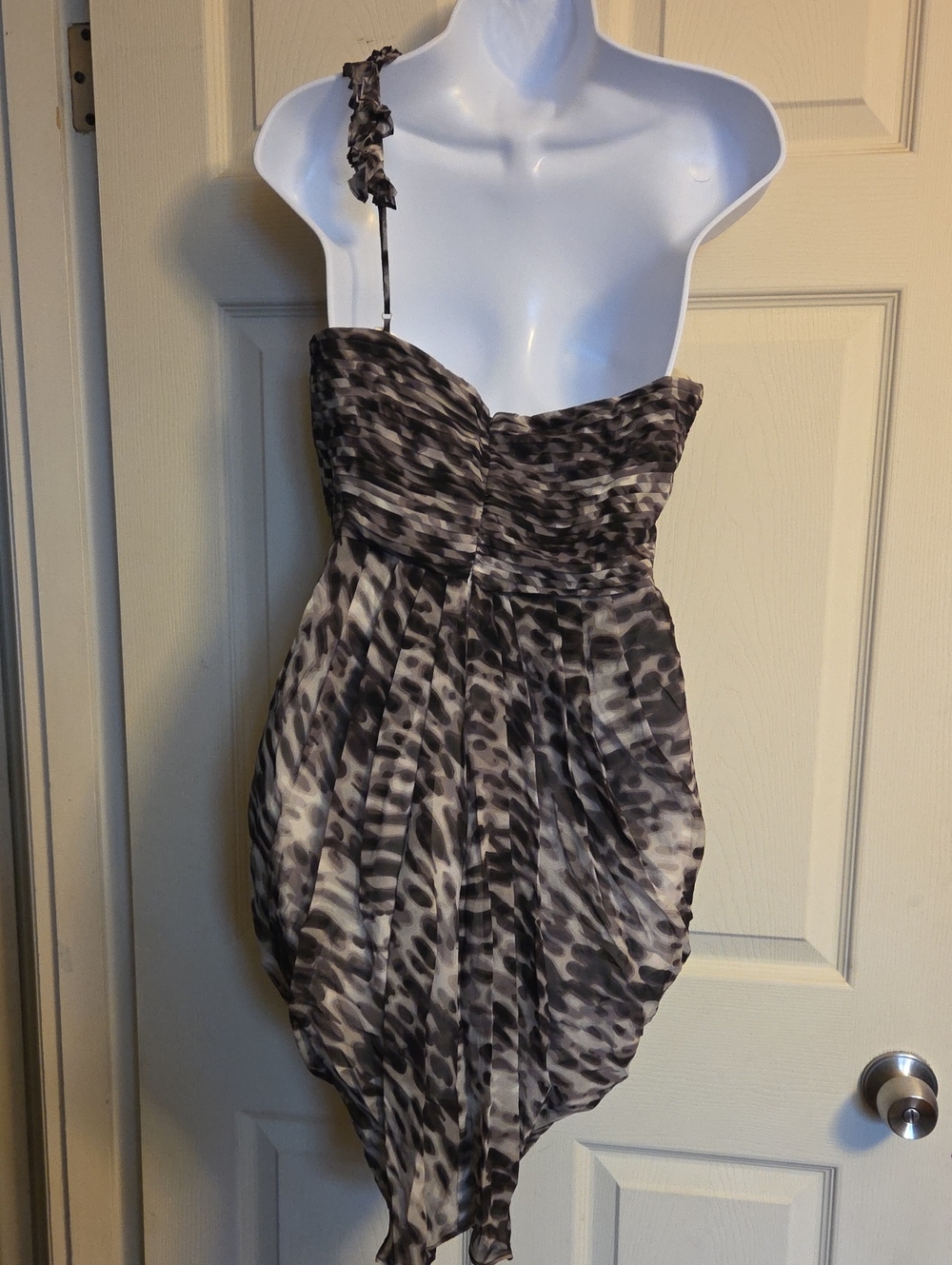 BCBGMaxAzaria One-Shoulder Ruffled Cocktail Dress Size 8 - Picture 2 of 15